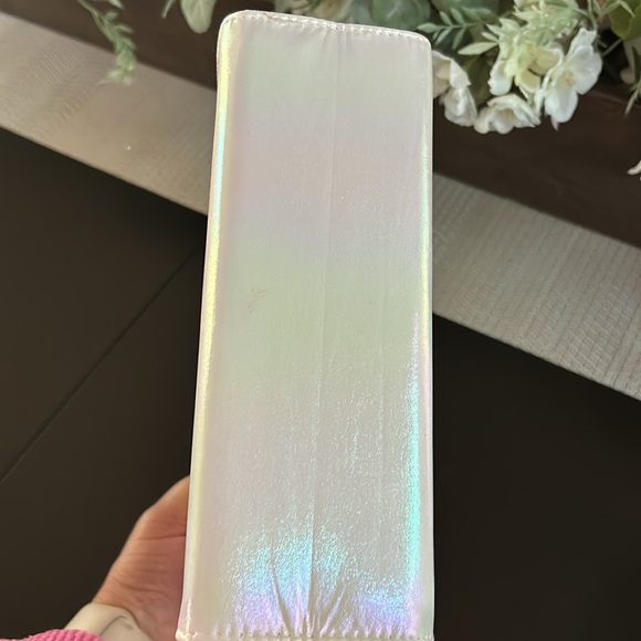 Iridescent Cosmetic Case NWOT - Picture 5 of 10